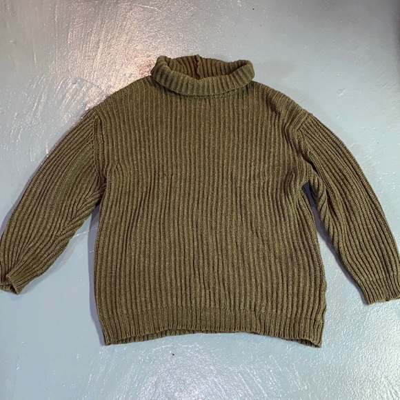 Urban Outfitters BDG Olive Green Turtleneck - Picture 2 of 2